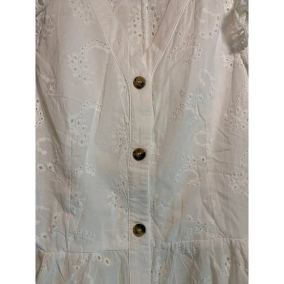 White eyelet blouse by Ace by Aimee. Size M. NWT. - Picture 2 of 5